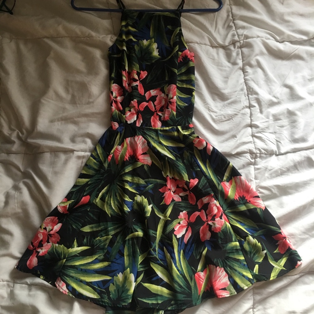 HOLISTER FLORAL DRESS
